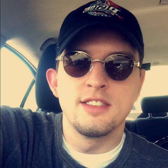 Meet your Posher, Nick - Picture 2 of 2